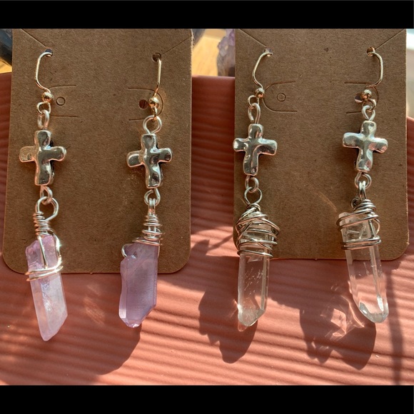 ✝️✨Quartz Crystal Cross Earrings - Picture 3 of 3